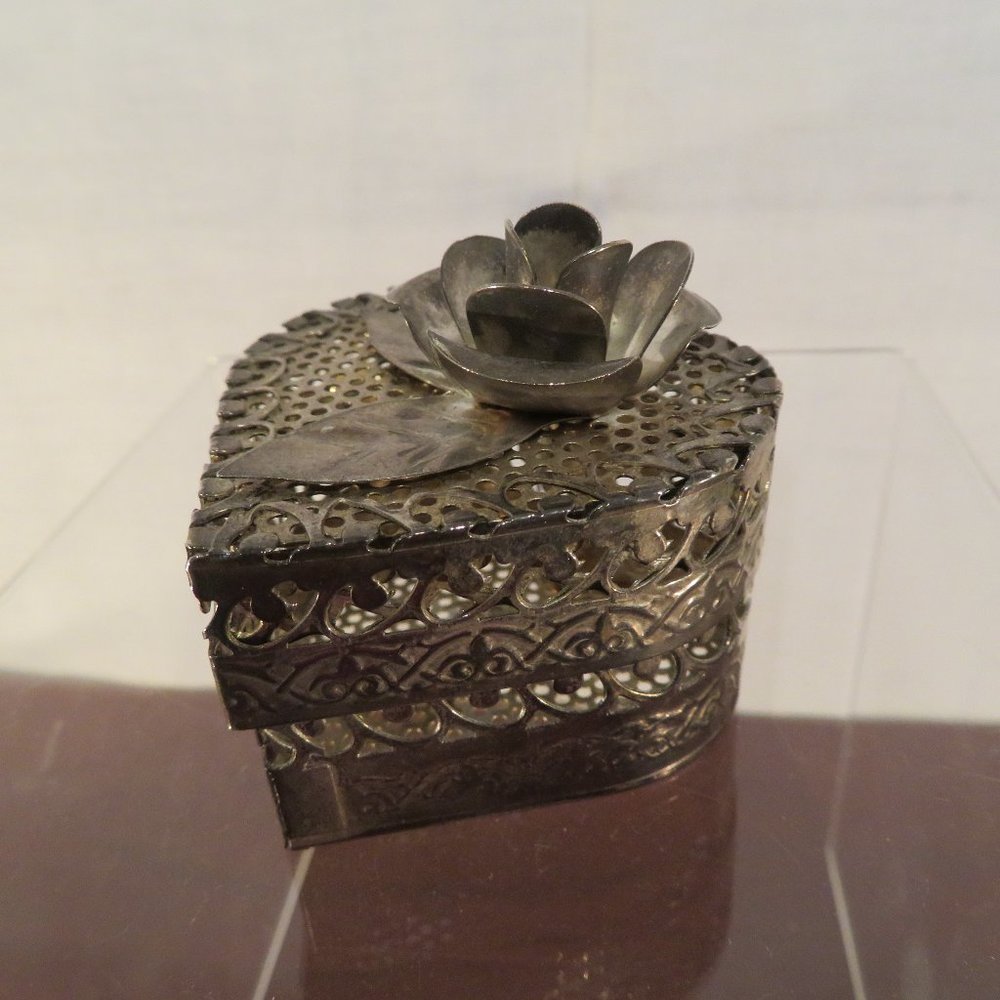 Vintage EP Steel Heart Shape Trinket Box (64J)